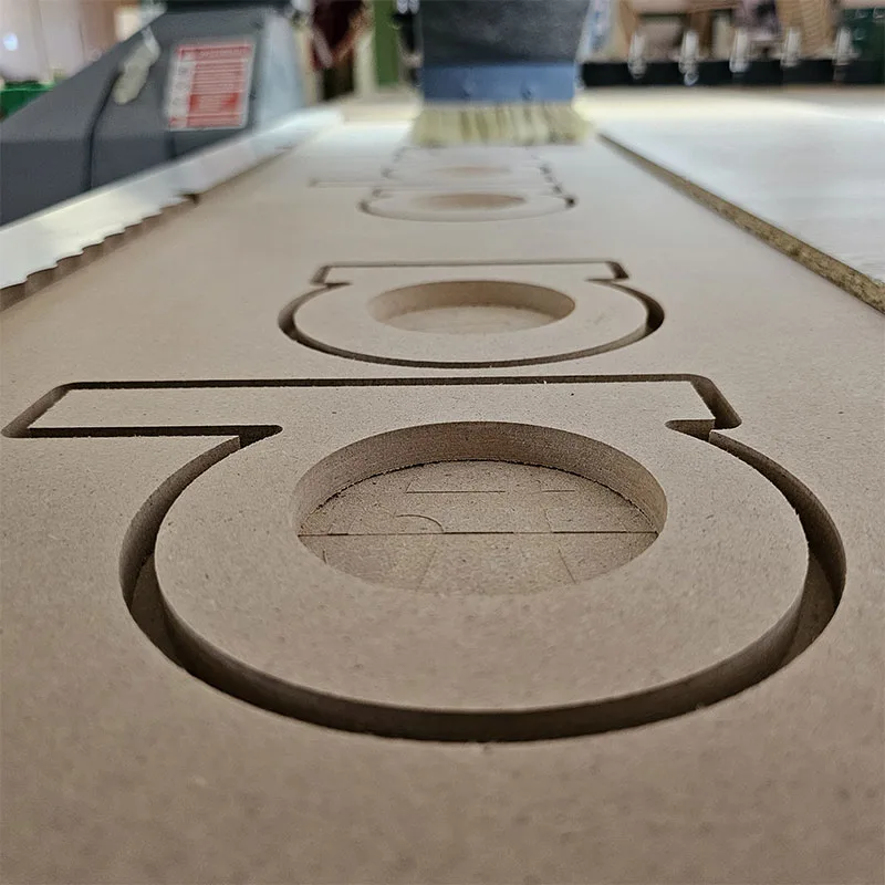 Izrada logotipa i slova od MDF-a i medijapana